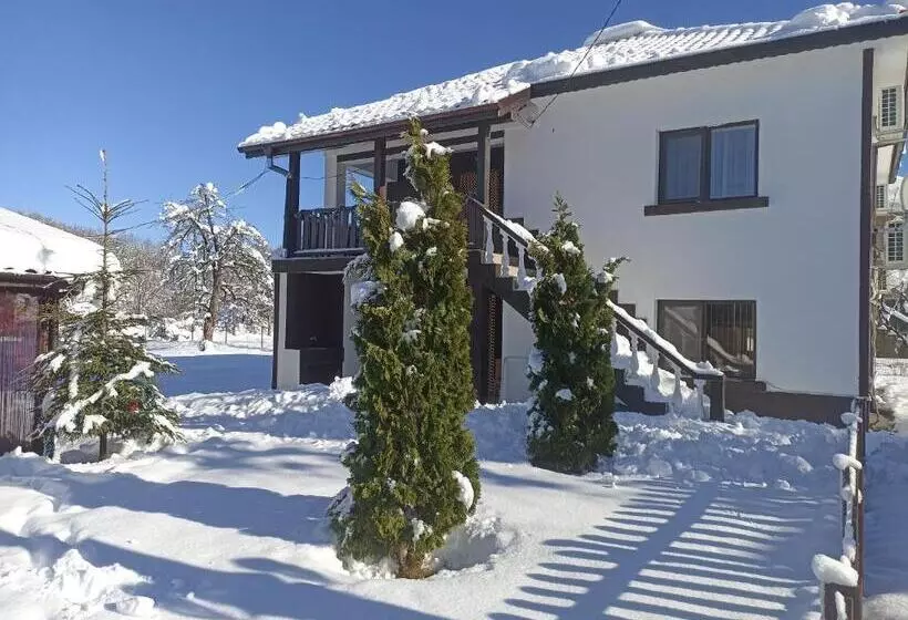 Majatalo къща ралица