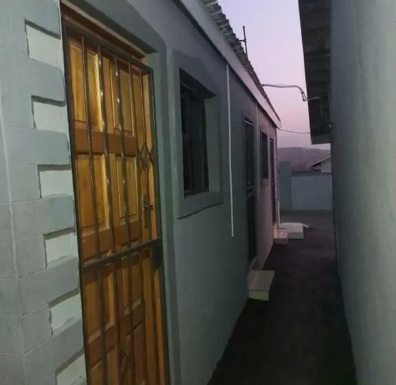 پانسیون Grey House Lodge