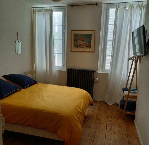 تختخواب و صبحانه La Maison De Dom