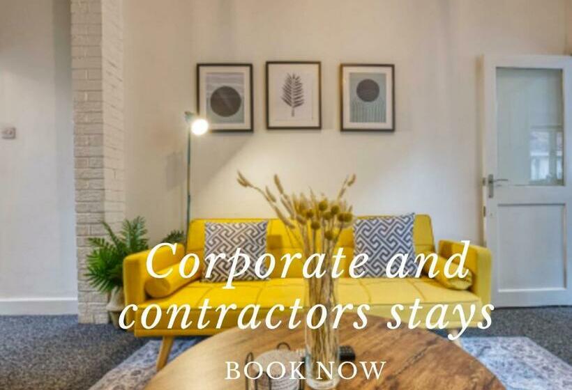 Stylish And Comfy Contractor House And Monthly Offers In Stoke On Trent By 20property Stays Serviced