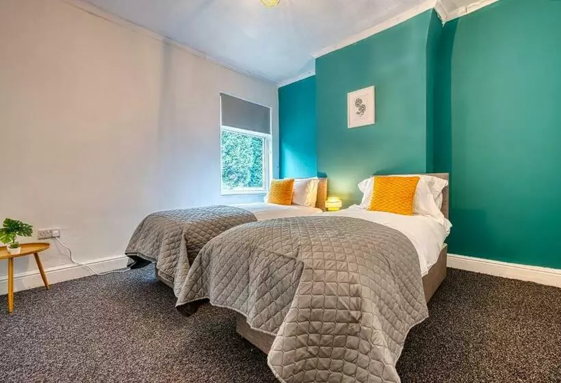 Stylish And Comfy Contractor House And Monthly Offers In Stoke On Trent By 20property Stays Serviced