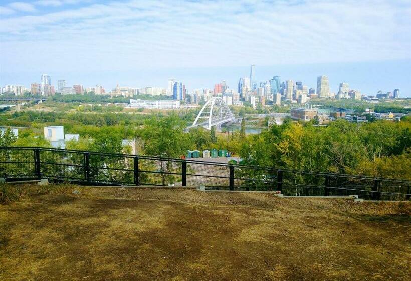 Walk To Whyte Ave, University Hospital, U Of A, Buses, Trails!