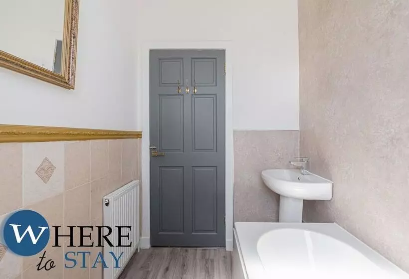 Apartment Beyond Forth Bridges   3bed Free Parking