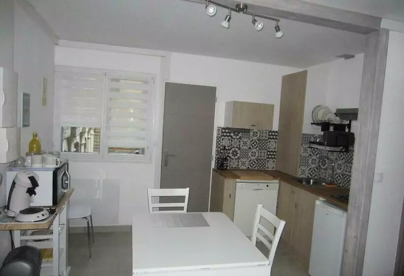 Dieppe, Location Studio Avec Terrasse à 1 Rue De La Plage Et1 Linge De Maison Fourni Et Lit Fait