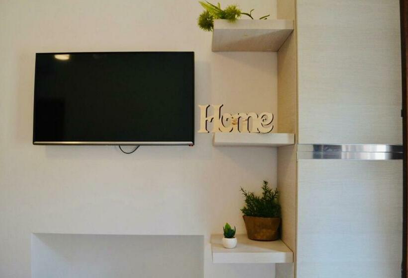 Elegante Appartamento In Piazza [mare A 3 Minuti]