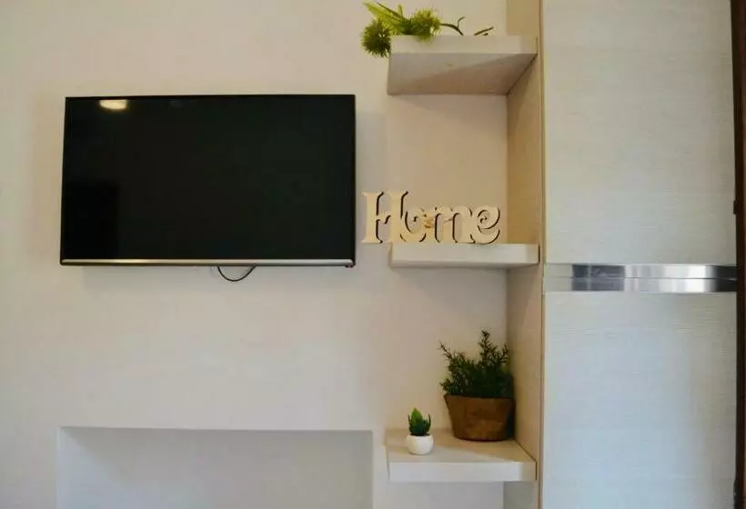 Elegante Appartamento In Piazza [mare A 3 Minuti]