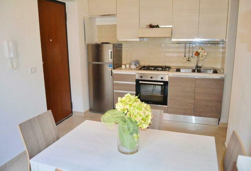 Elegante Appartamento In Piazza [mare A 3 Minuti]