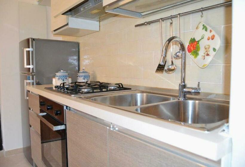 Elegante Appartamento In Piazza [mare A 3 Minuti]