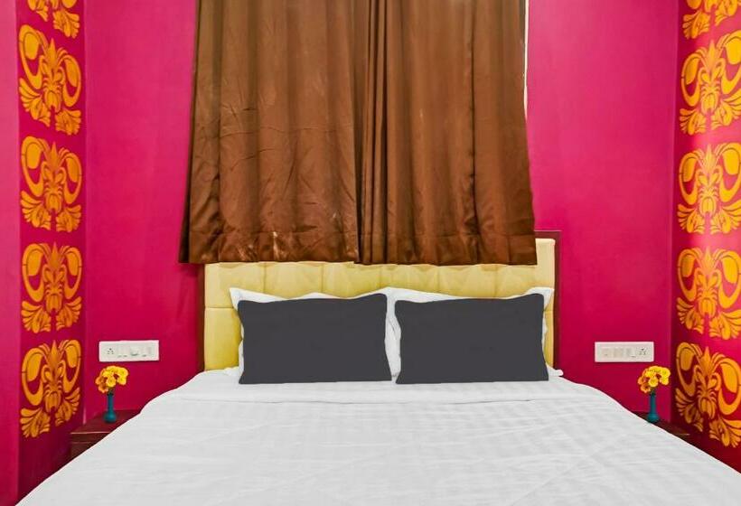 호텔 Collection O Thakur