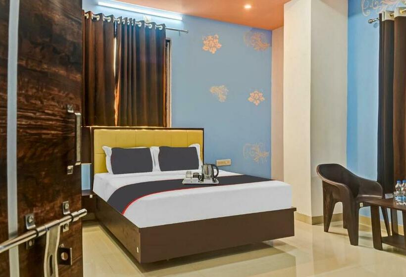 호텔 Collection O Thakur