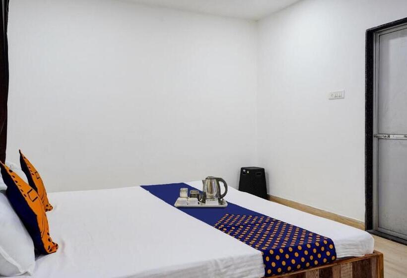 Spot On Hotel Landmark 3