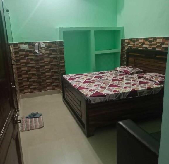 Отель Spot On 92658 Tannu Guest House