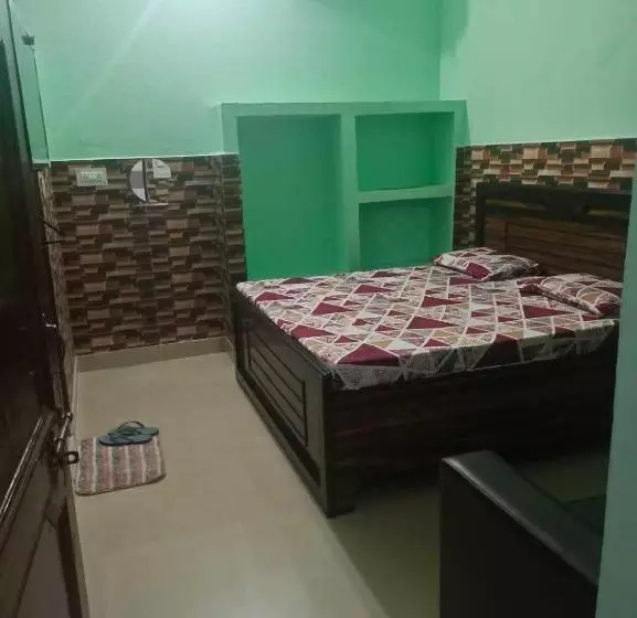 Hotelli Spot On 92658 Tannu Guest House