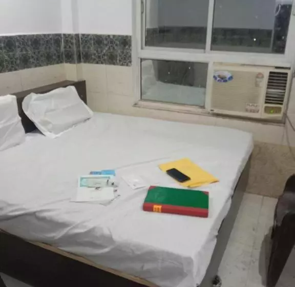 Hotelli Spot On 92658 Tannu Guest House
