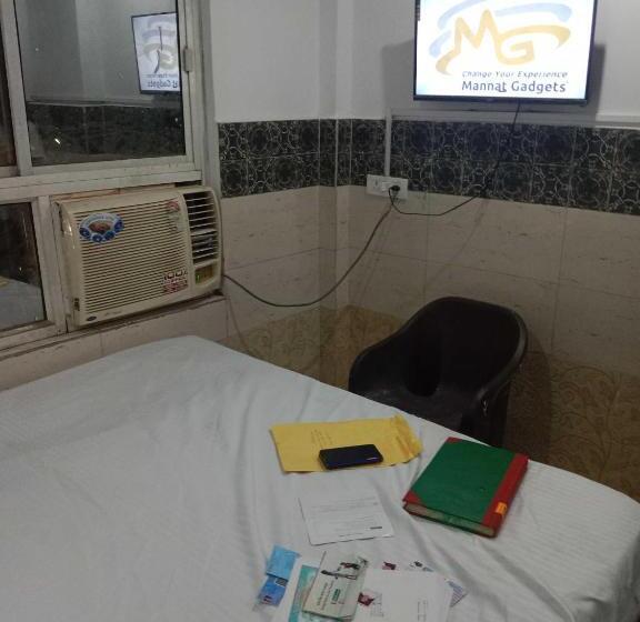 Отель Spot On 92658 Tannu Guest House