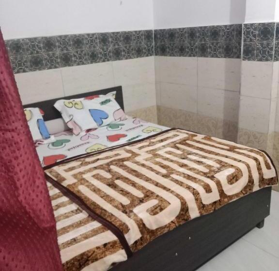 Отель Spot On 92658 Tannu Guest House