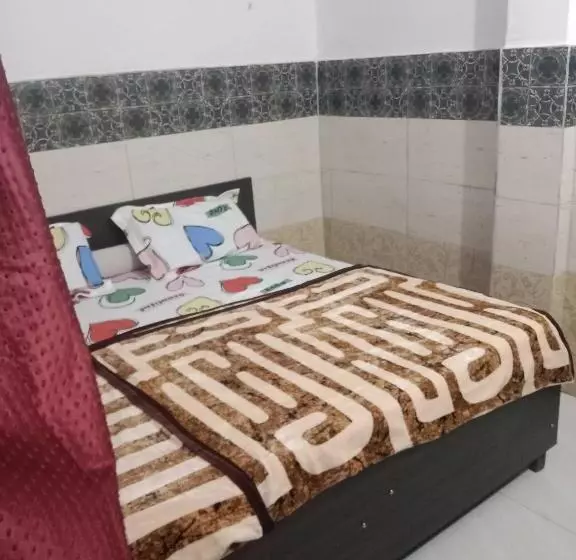 Hotelli Spot On 92658 Tannu Guest House