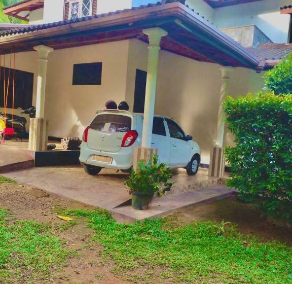 Kahanda G&s Villa