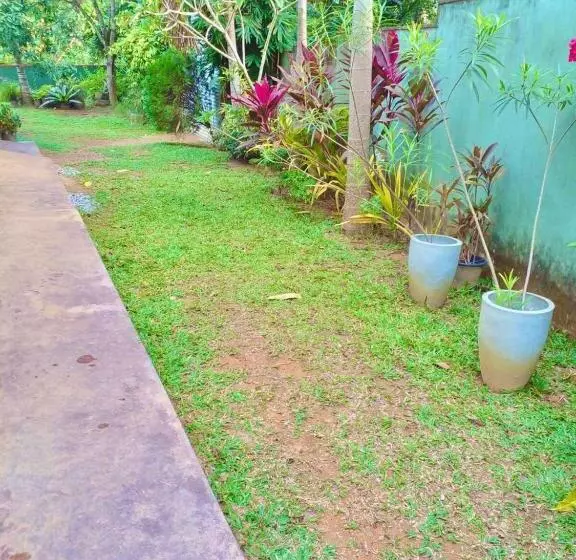 Kahanda G&s Villa