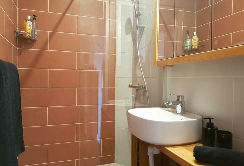 Le Studio Des Artistes   25min Paris