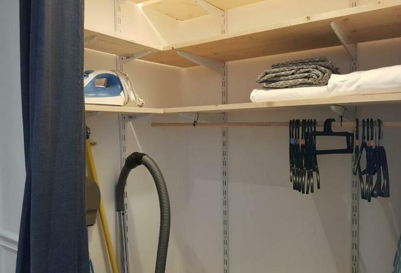 Le Studio Des Artistes   25min Paris