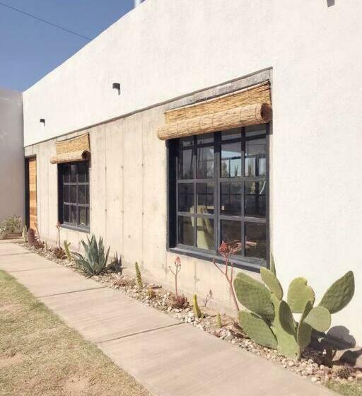 Moderna Casa En Las Paredes A 1 Km Del Aeropuerto