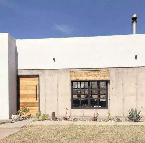 Moderna Casa En Las Paredes A 1 Km Del Aeropuerto