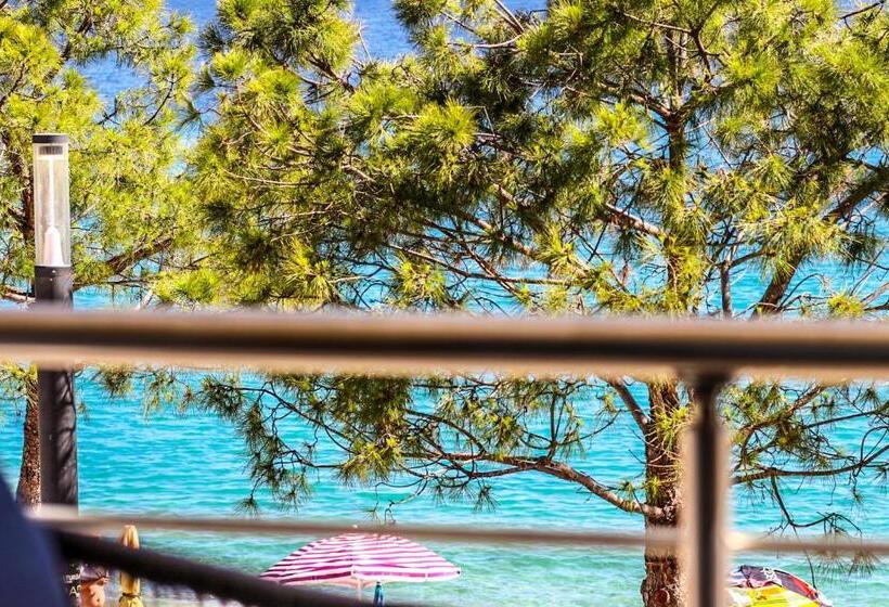 تختخواب و صبحانه Hercules Sea View