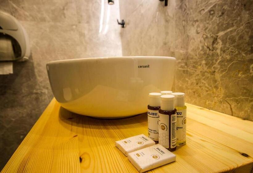 تختخواب و صبحانه Hercules Sea View