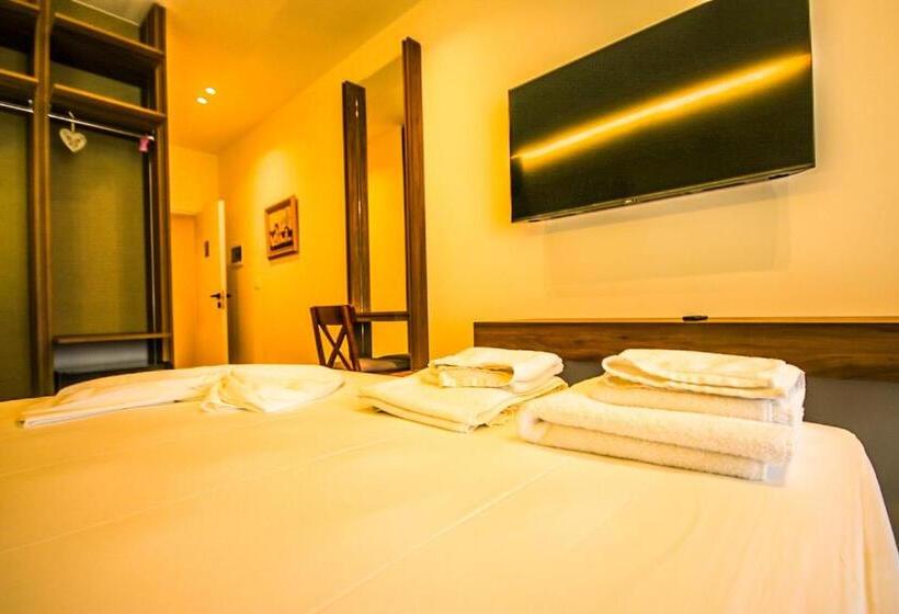 تختخواب و صبحانه Hercules Sea View