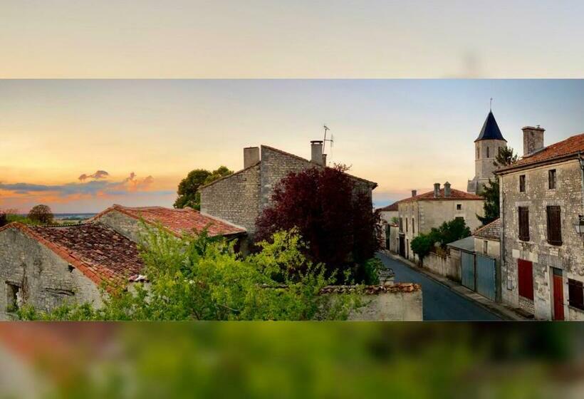 Bed and Breakfast Maison Dix Tusson