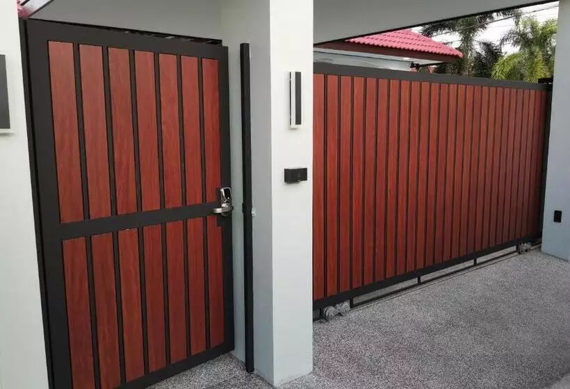 Private Pool Villa With Jacuzzi At Royal Park Village   Walk To The Beach   6 People   Max 3 Males