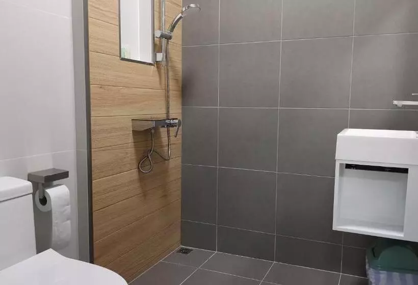 Private Pool Villa With Jacuzzi At Royal Park Village   Walk To The Beach   6 People   Max 3 Males