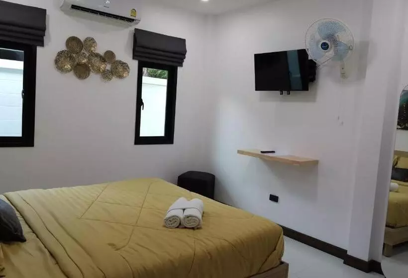 Private Pool Villa With Jacuzzi At Royal Park Village   Walk To The Beach   6 People   Max 3 Males