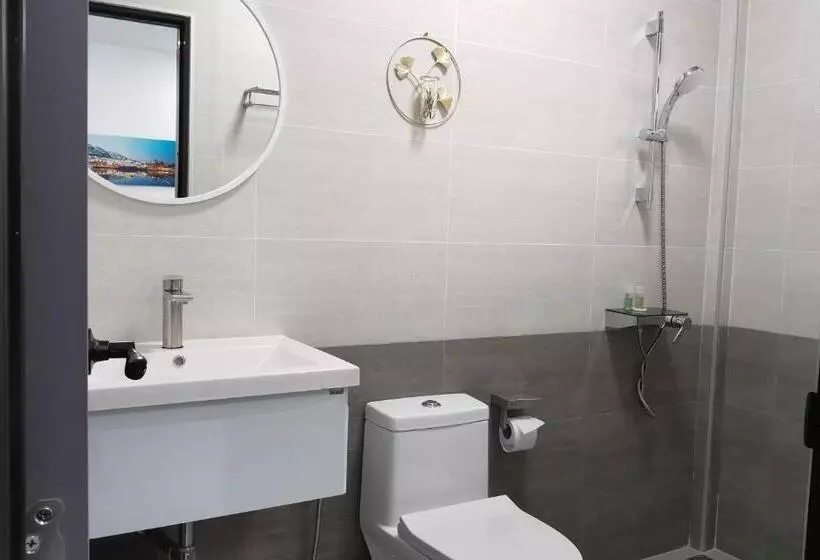 Private Pool Villa With Jacuzzi At Royal Park Village   Walk To The Beach   6 People   Max 3 Males