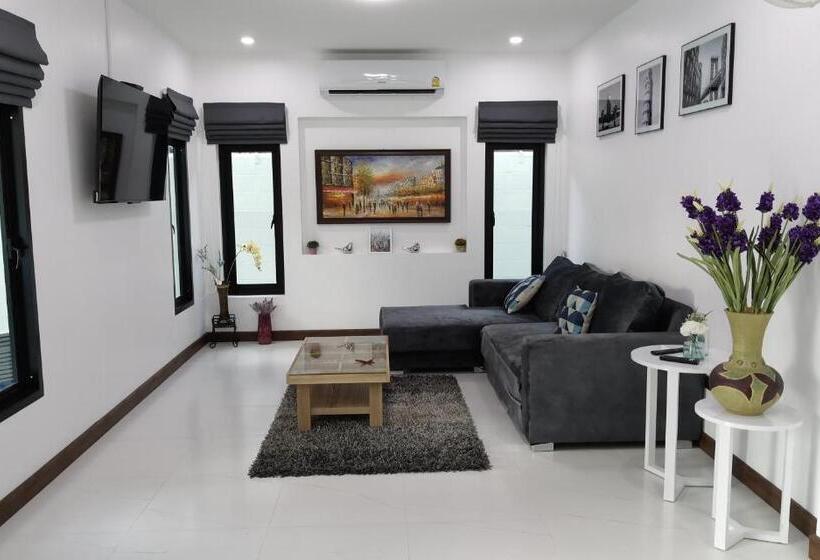 Private Pool Villa With Jacuzzi At Royal Park Village Walk To The Beach 6 People Max 3 Males