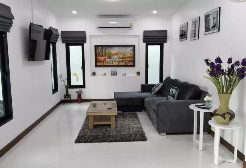 Private Pool Villa With Jacuzzi At Royal Park Village   Walk To The Beach   6 People   Max 3 Males