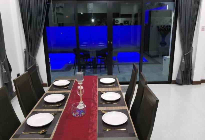 Private Pool Villa With Jacuzzi At Royal Park Village Walk To The Beach 6 People Max 3 Males