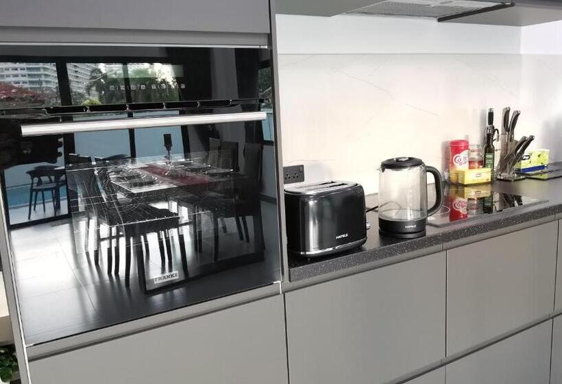 Private Pool Villa With Jacuzzi At Royal Park Village Walk To The Beach 6 People Max 3 Males