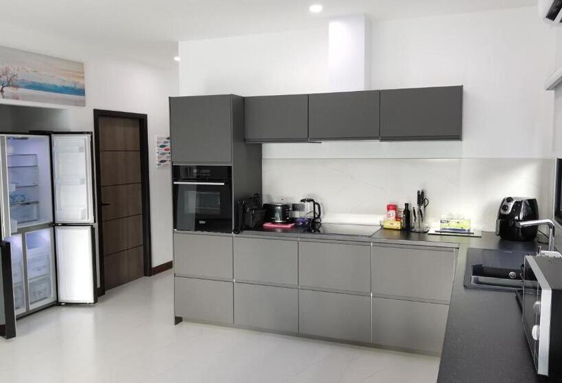 Private Pool Villa With Jacuzzi At Royal Park Village Walk To The Beach 6 People Max 3 Males