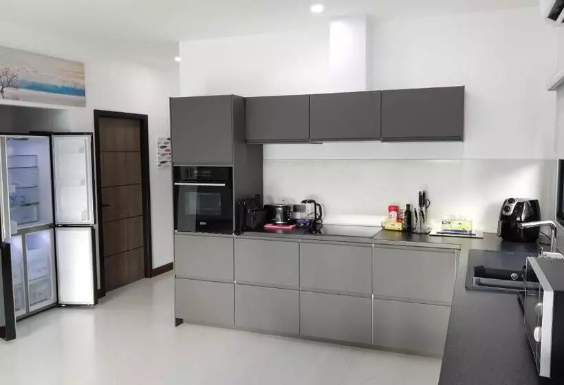 Private Pool Villa With Jacuzzi At Royal Park Village   Walk To The Beach   6 People   Max 3 Males