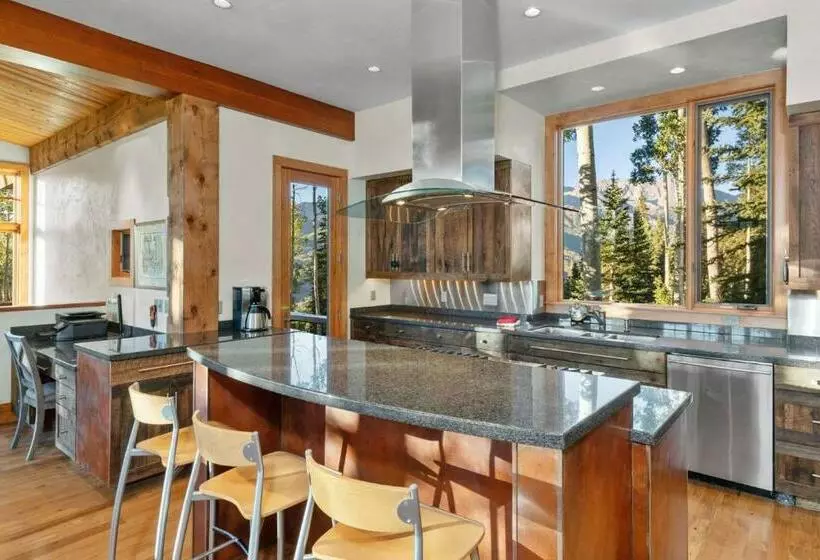 Canyon View Retreat