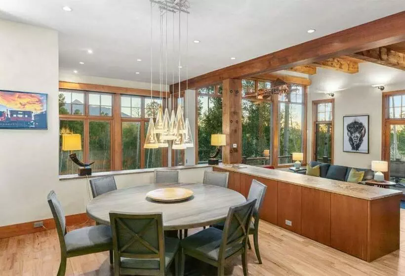 Canyon View Retreat