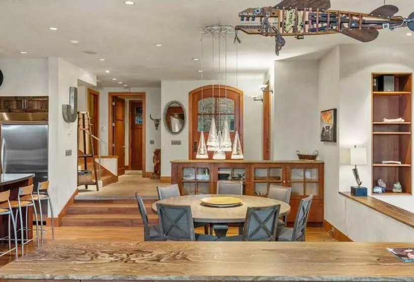 Canyon View Retreat
