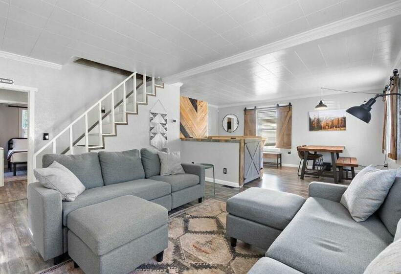 Close To Hiawatha Tr And Biking With Hot Tub