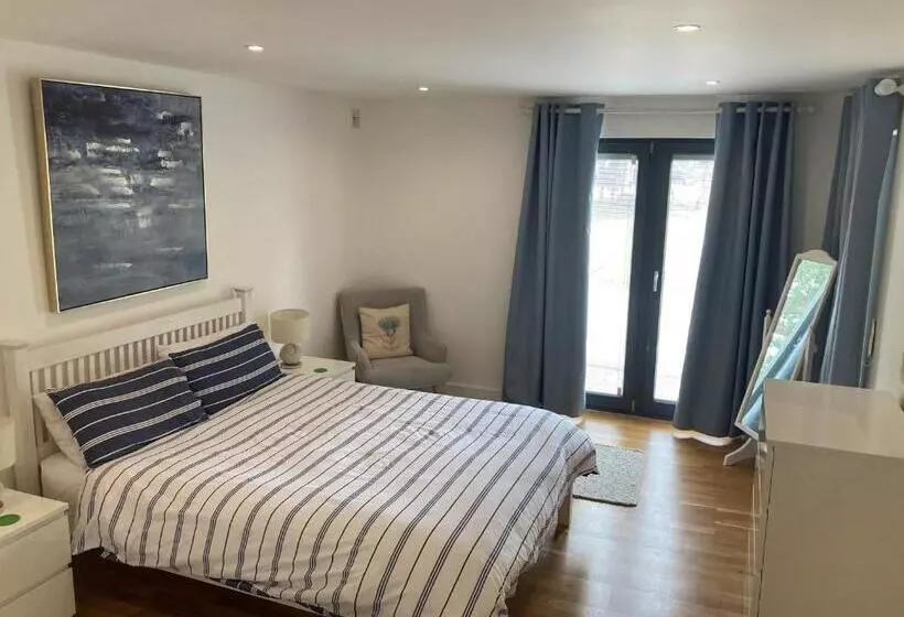 Independent Rural Detached Annexe With Free Private Parking