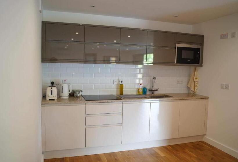 Independent Rural Detached Annexe With Free Private Parking