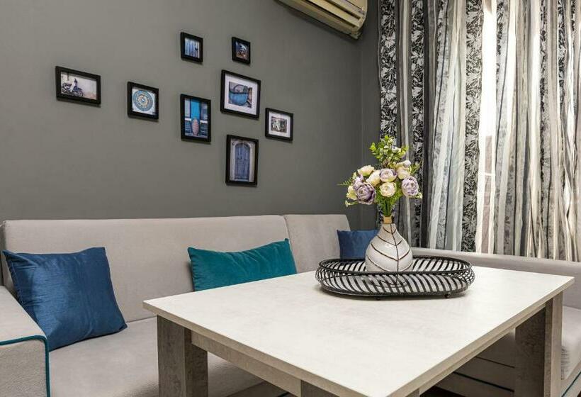 Modernly Designed 1bd Apartment With A Nice Terrace