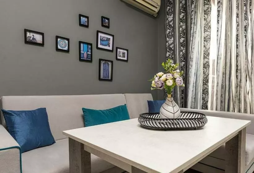 Modernly Designed 1bd Apartment With A Nice Terrace
