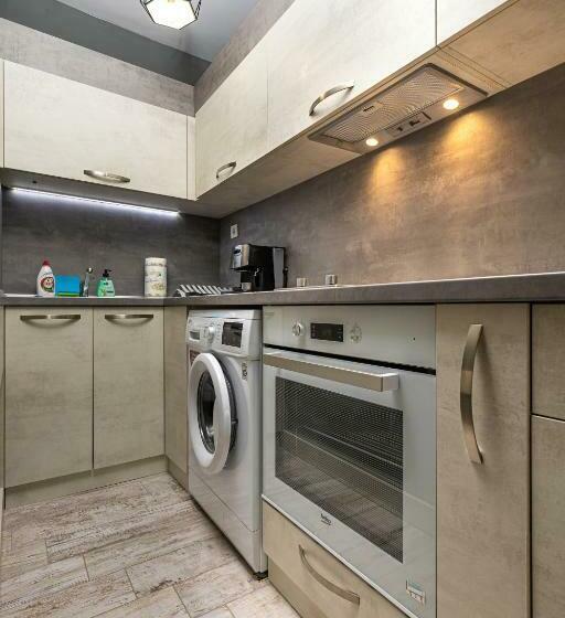 Modernly Designed 1bd Apartment With A Nice Terrace